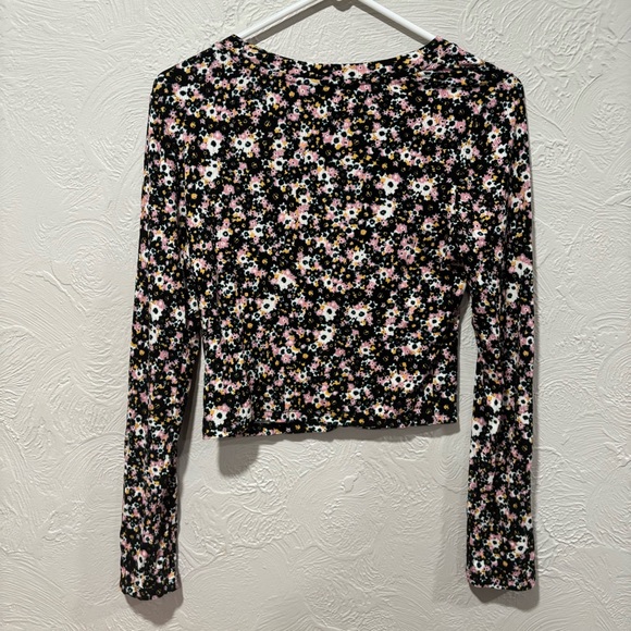 Wild Fable Black Floral Long Sleeve Cropped Top Size Medium - Picture 5 of 5